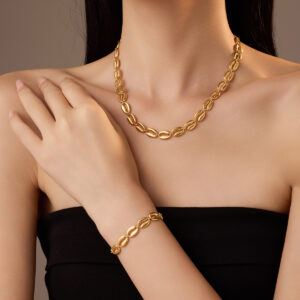 Ava Necklace