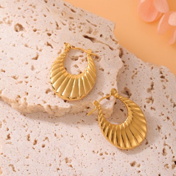 Lugy Earring - Image 2