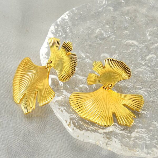 Clara earring