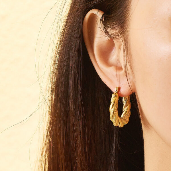 earring 34