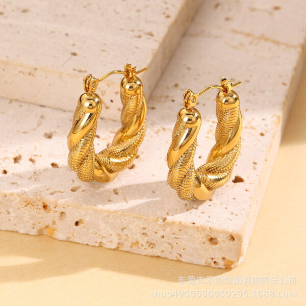 earring 34 - Image 4