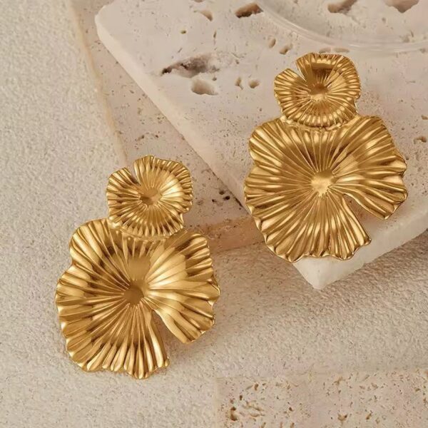 earring 19 - Image 2