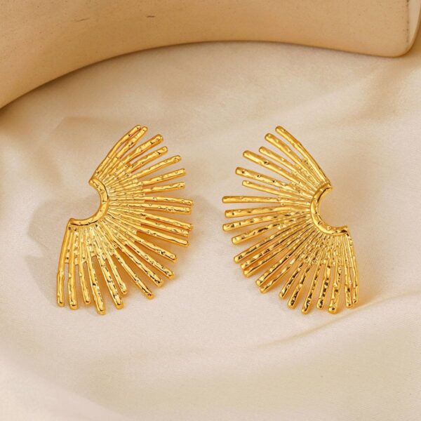 earring 28 - Image 4